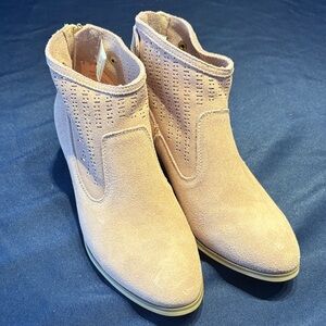 Denver Hayes Perforated Suede Ankle Boots - Beige